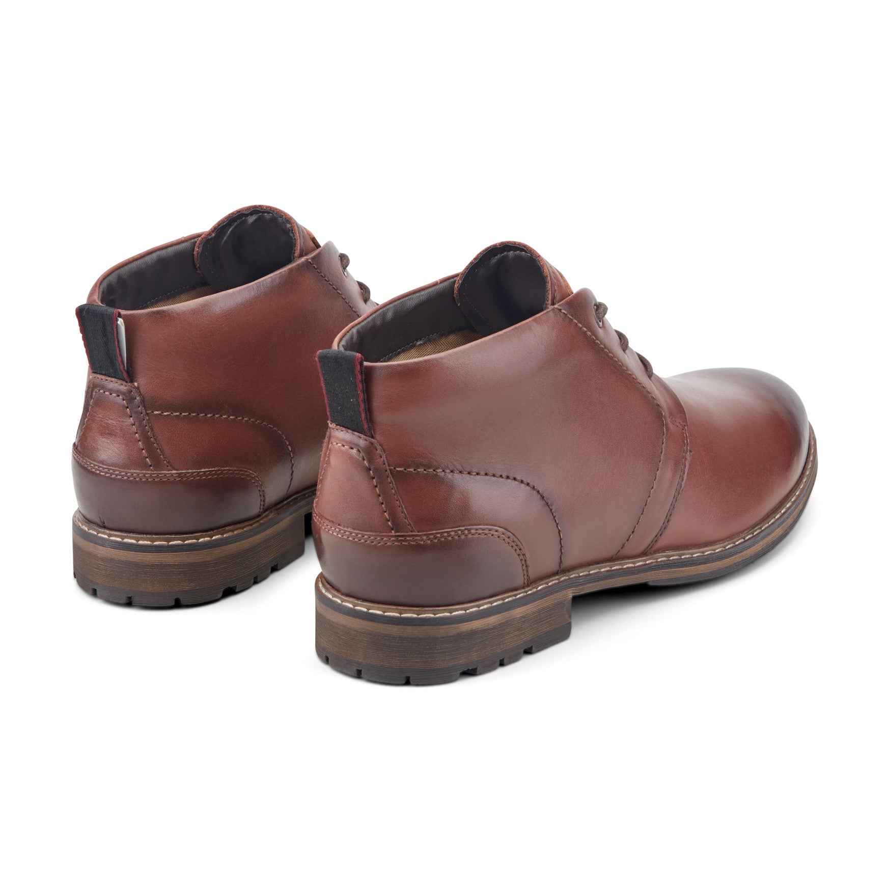 Men Tolan Lace-Up Leather Chukka Boots
